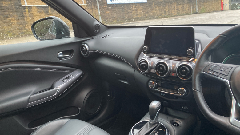 Nissan Juke 1.6 Hybrid Tekna 5dr Auto Hybrid Hatchback